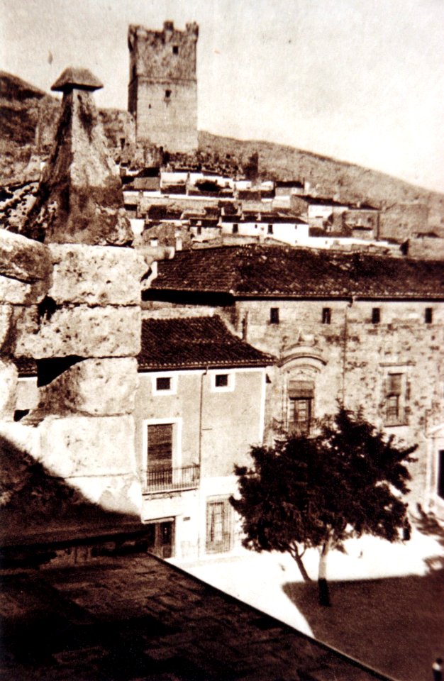 1930~. Plaza de Santiago y Castillo