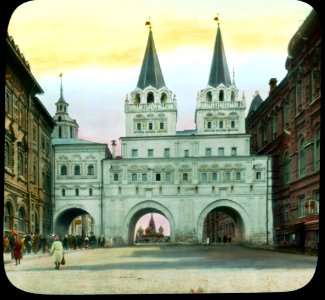 1931. Воскресенские (Иверские) ворота