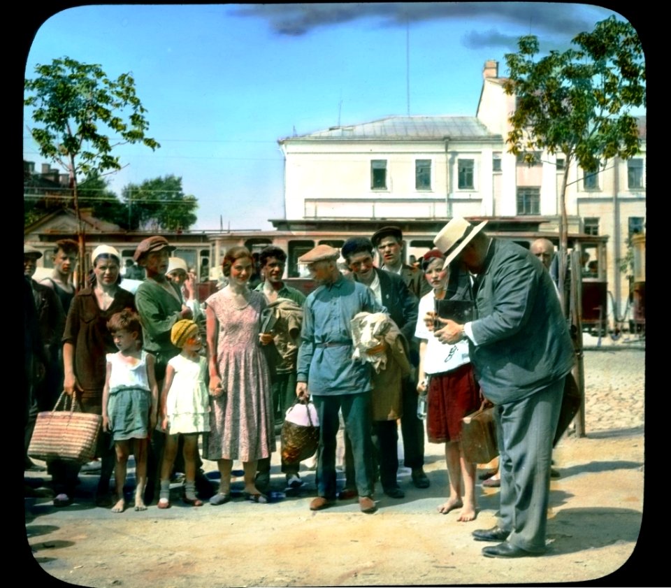 1931. Иностранец и москвичи
