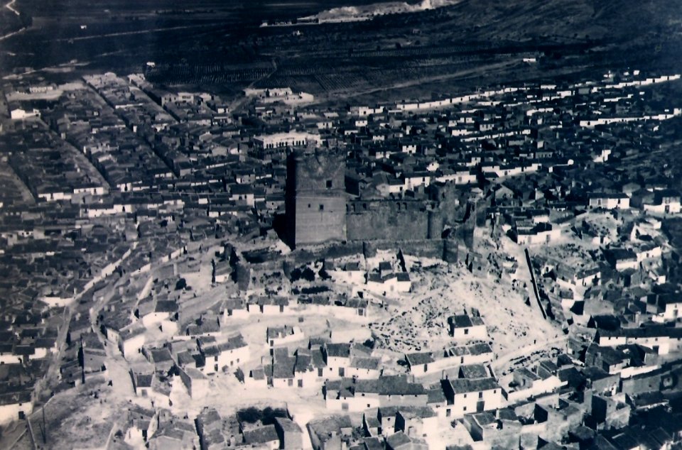 1933. Vista aérea. Castillo 1