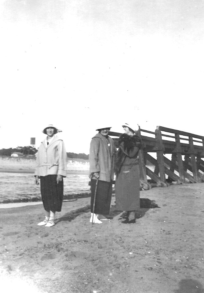 1937-Au pied de l'estacade de Capbreton coupée