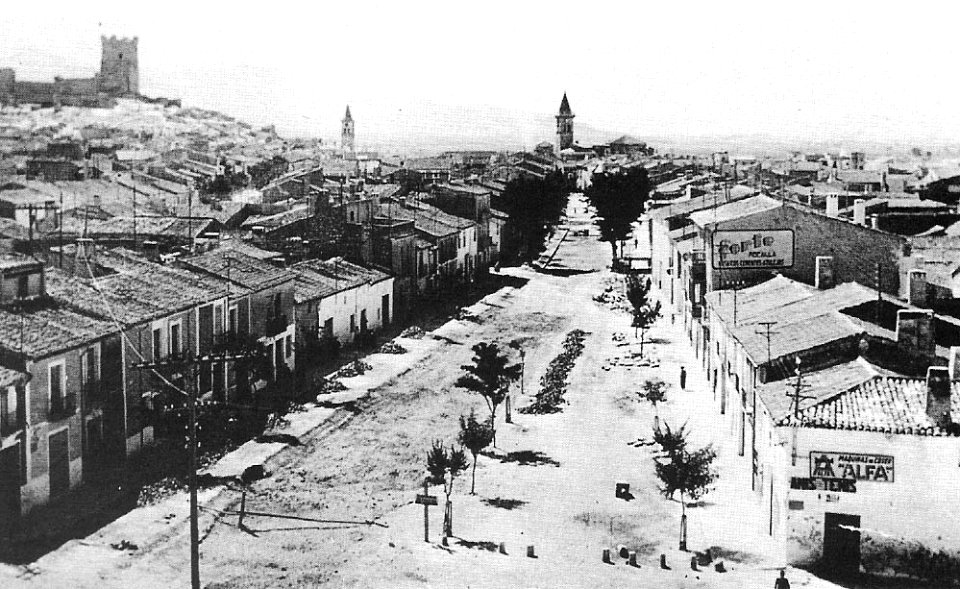 1940~. Villena. Avenida de la Constitución hacia el S
