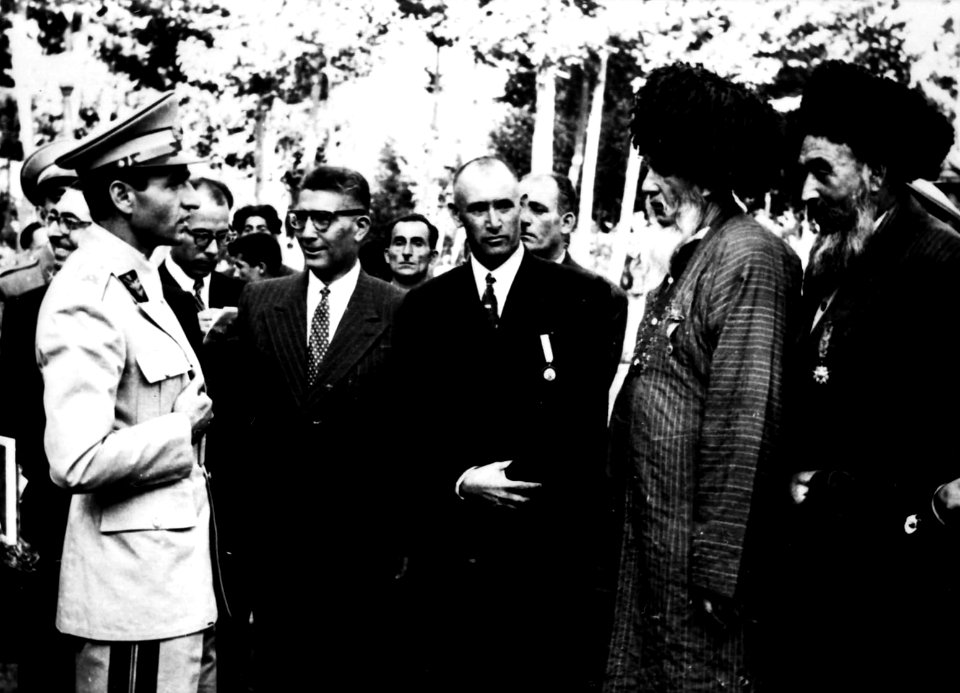 1953 Iranian coup d'état - The Shah after coup d'état with Russian ambassador and Turkmen Authorities