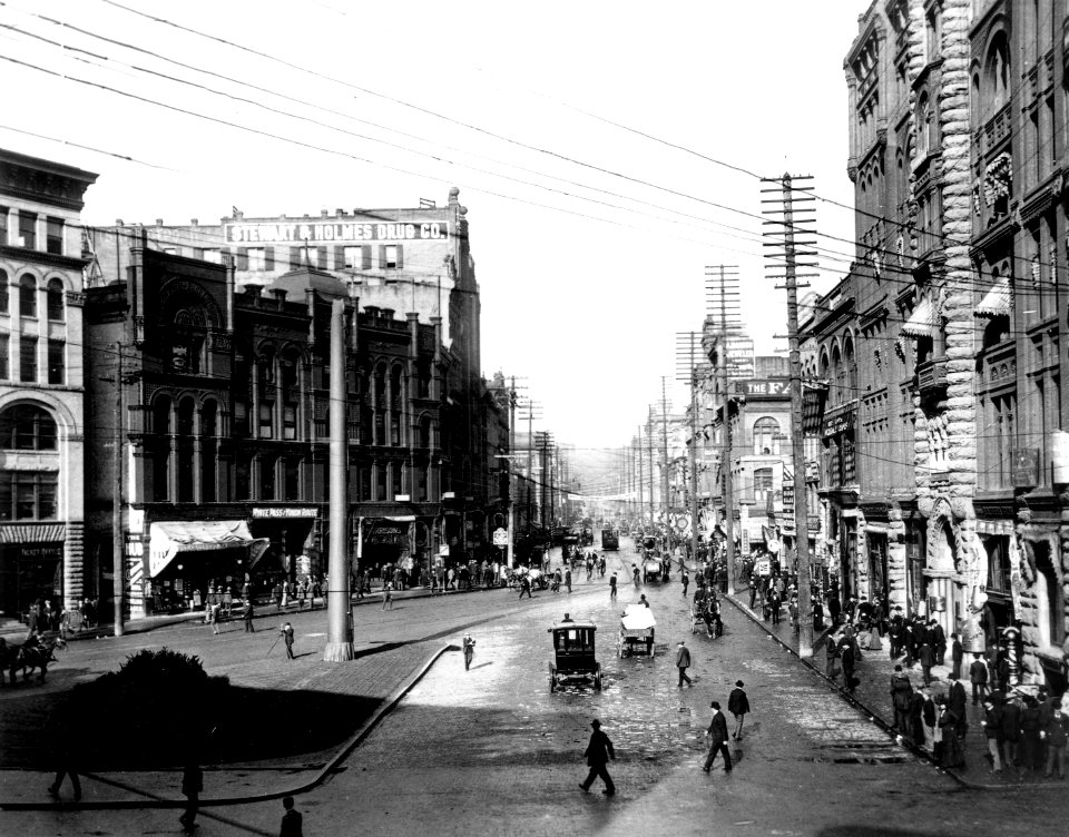 1st Ave looking north from James St, Seattle, 1900 (CURTIS 2069)
