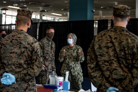 1st Marine Division Leaders Visit USNS Mercy (49777990071)