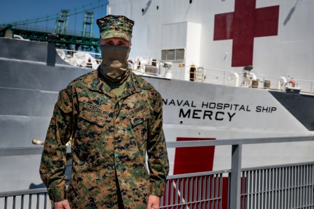 1st Marine Division Leaders Visit USNS Mercy (49778320482)