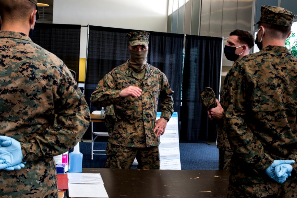1st Marine Division Leaders Visit USNS Mercy (49777991576)