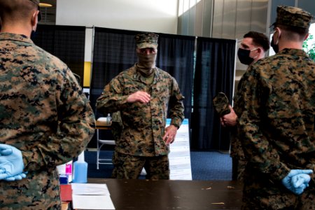 1st Marine Division Leaders Visit USNS Mercy (49777991576)