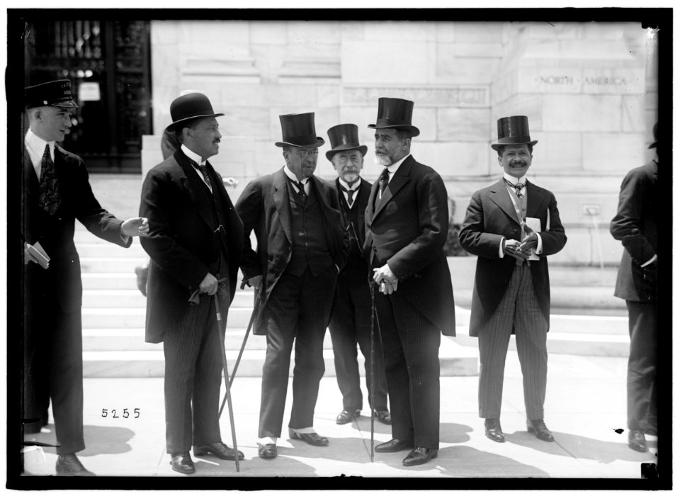 1ST PAN AMERICAN FINANCIAL CONFERENCE, WASHINGTON, D.C., MAY 1915. GONZALES V. BULNES AND LUIS IZQUIERDO, OF CHILE; AGUSTO VILLAMIEVO, RICARDO D. ALDAO, AND JUAN GARCIA, OF ARGENTINE LCCN2016866428