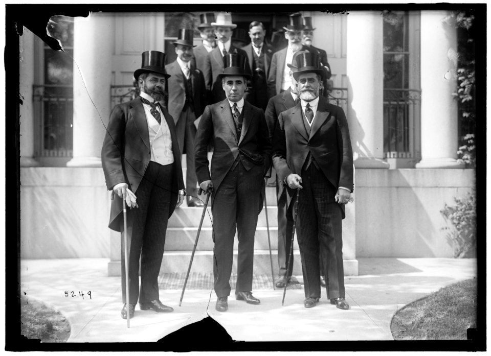 1ST PAN AMERICAN FINANCIAL CONFERENCE, WASHINGTON, D.C., MAY 1915. SAMUEL HALE PEARSON; MINISTER NAON; RICARDO C. ALDAO, OF ARGENTINE LCCN2016866424