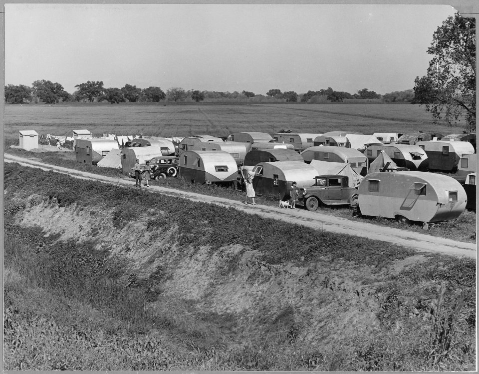 2 1-2 miles S.E. of Westley, Stanislaus County, San Joaquin Valley, California. Trailer section of l . . . - NARA - 521708