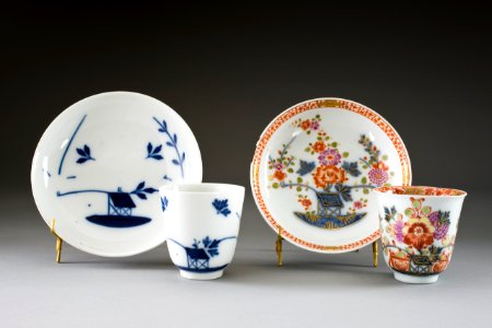 2 Koppar med fat. Före och efter dekoration - Hallwylska museet - 87177