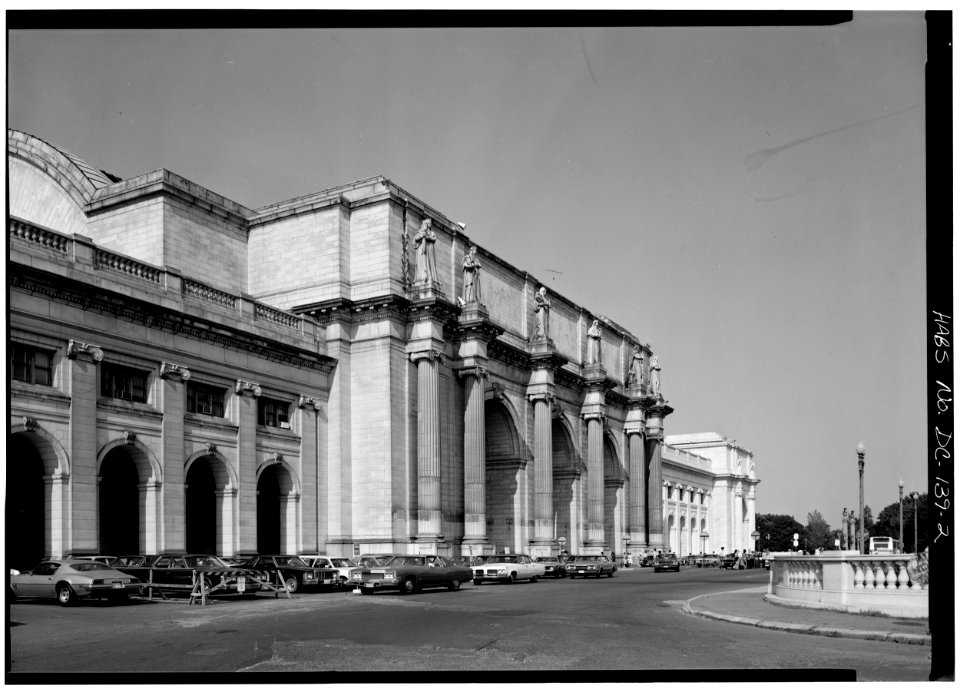 2 general view south front union station 1974 030011pu