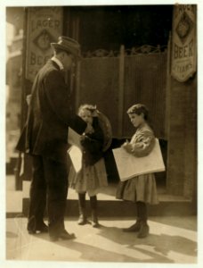 2 newsgirls. LOC cph.3a26037