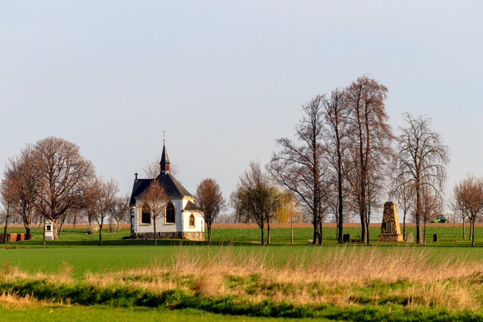 Nature field chapel