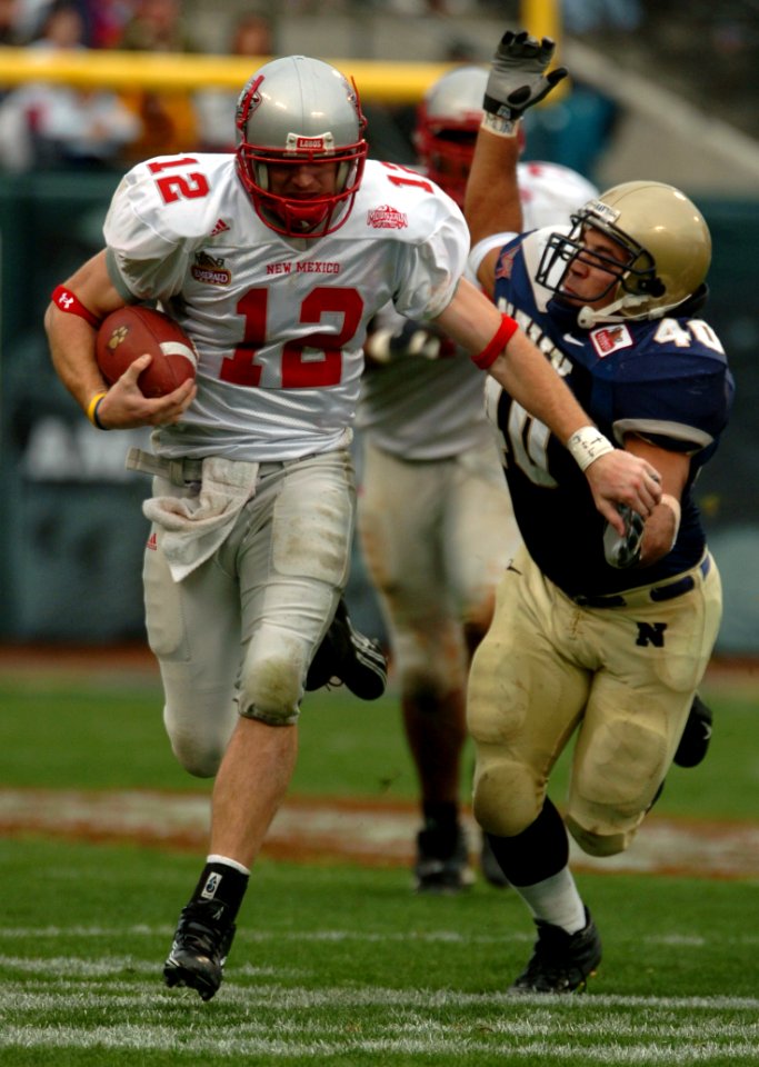 2004 Emerald Bowl Navy-New Mexico qb run