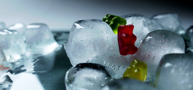 Ice cold gummibärchen transparent
