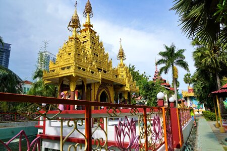 Temple sky tourist photo