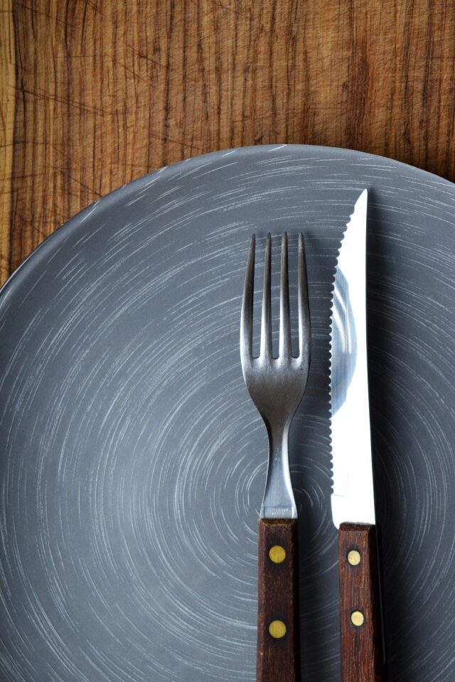 Menu design empty plate cutting board