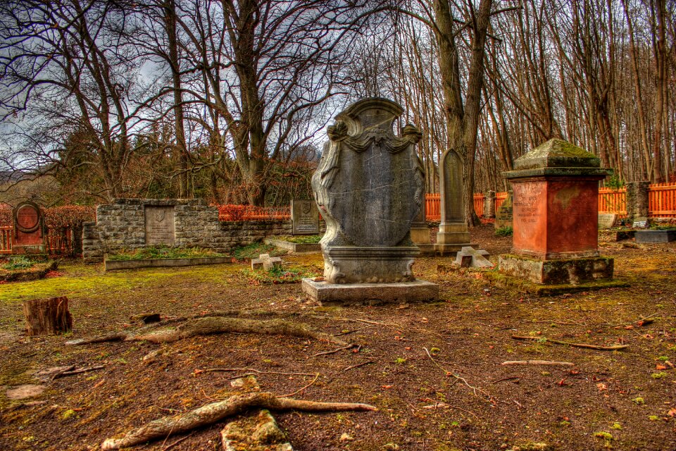 Family tombs grave tombstone