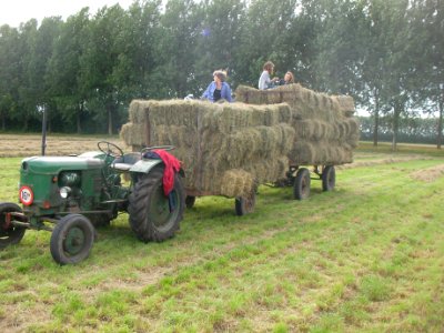 2009 Inhalen hooibalen