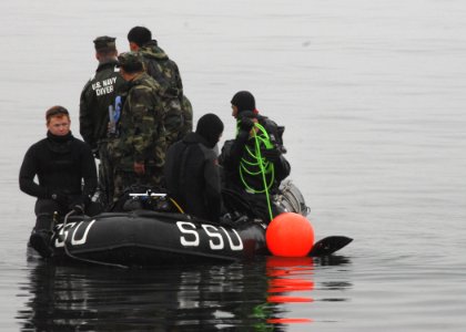 2009년 독수리 연습에서 합동훈련중인 한미 해난구조대 Sea Salvage&rescue Unit