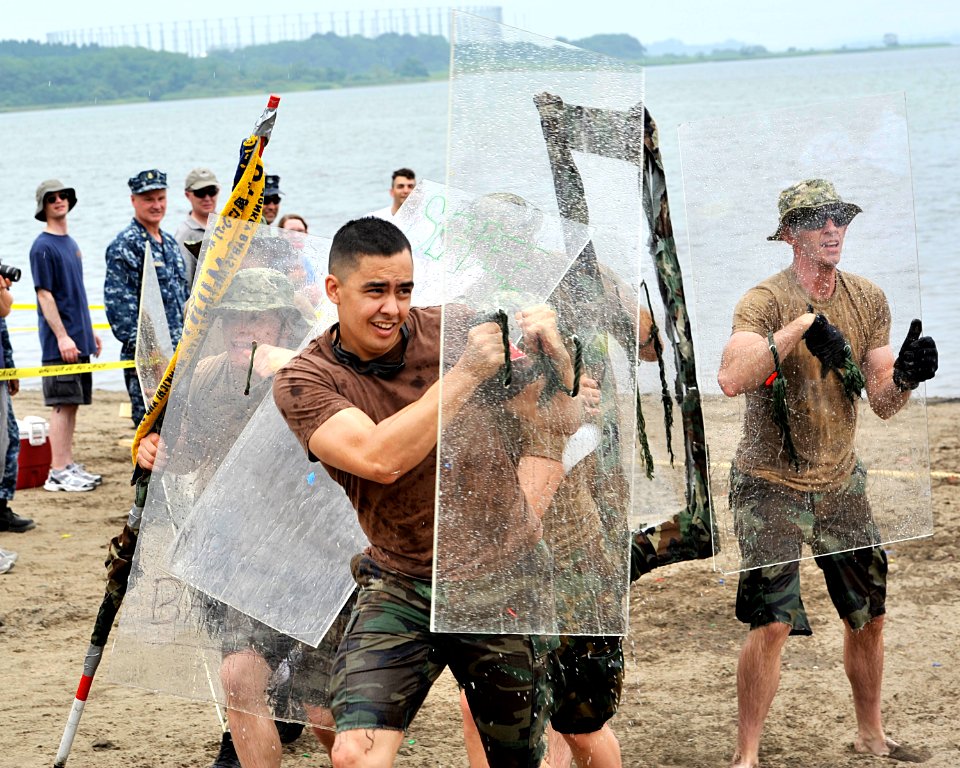 2013 Navy Misawa Boat Regatta 130816-N-ZI955-1048