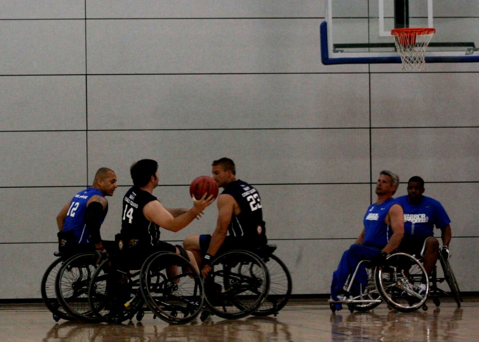 2013 Warrior Games Wheelchair Basketball 130414-N-DT940-434