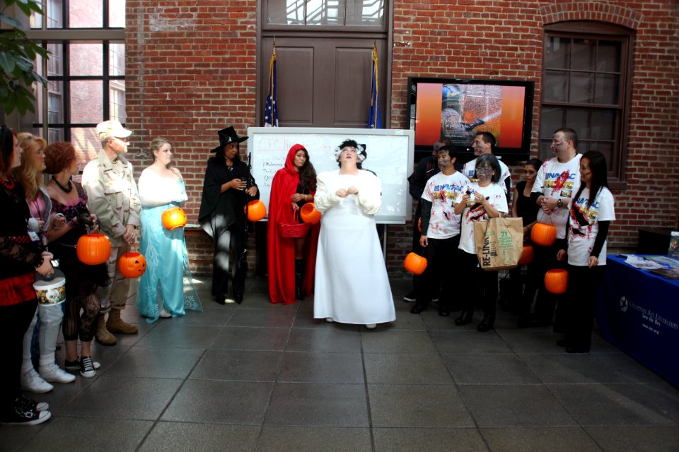 2015 CFC Halloween Costume Contest Fundraiser at NAVFAC HQ (22580329665)