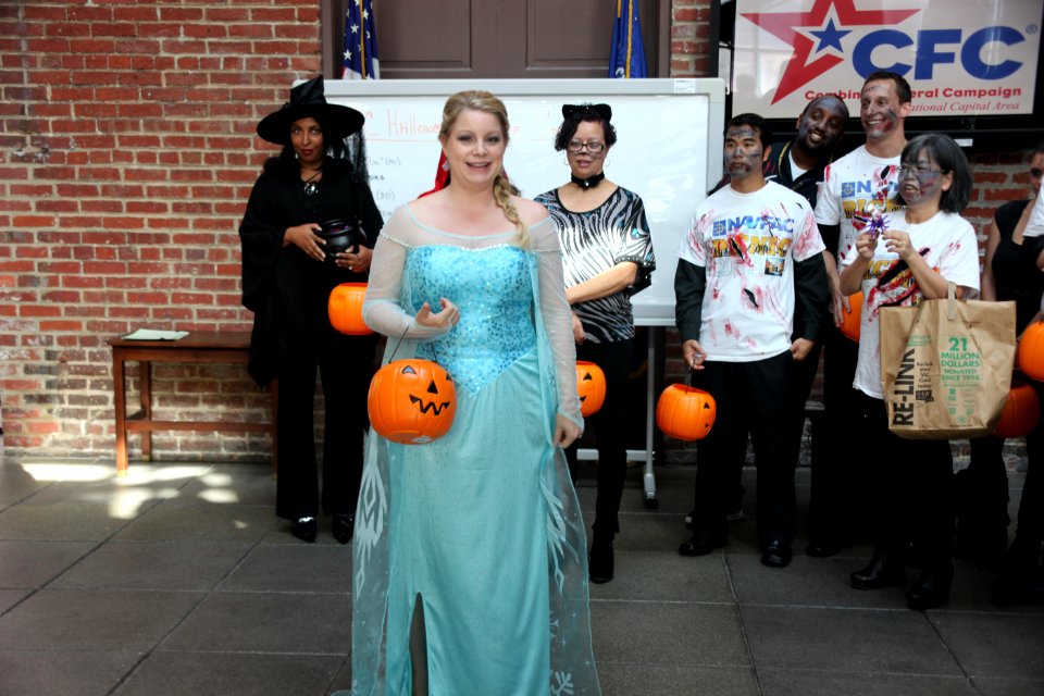 2015 CFC Halloween Costume Contest Fundraiser at NAVFAC HQ (22554575156)