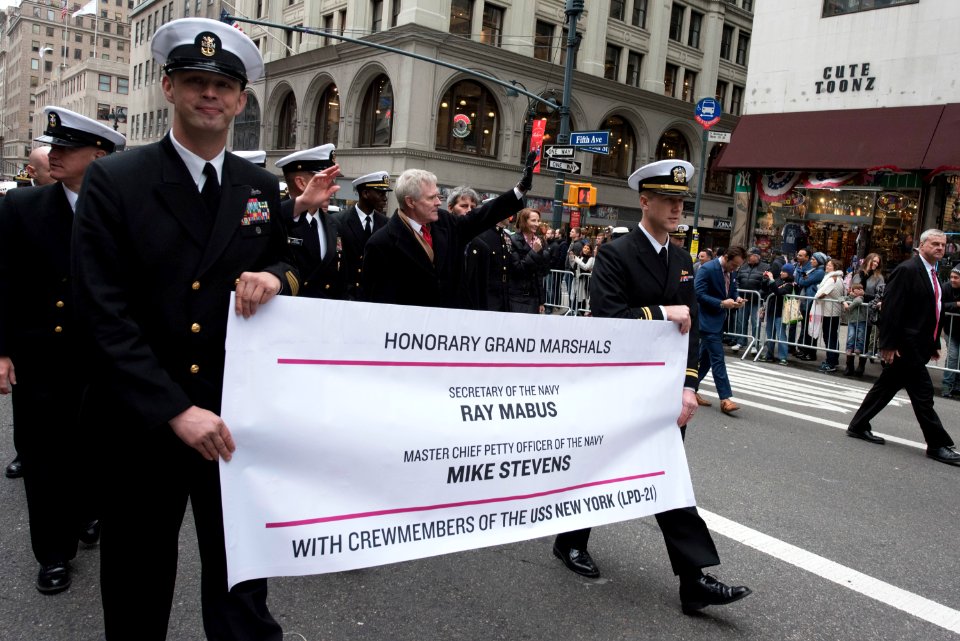 2015 Veterans Day parade 151111-N-LV331-002