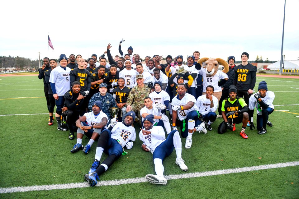2016 17th Annual Army-Navy Flag Football Game At Joint Base Lewis-McChord 161118-N-EC099-594