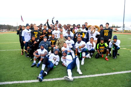 2016 17th Annual Army-Navy Flag Football Game At Joint Base Lewis-McChord 161118-N-EC099-594