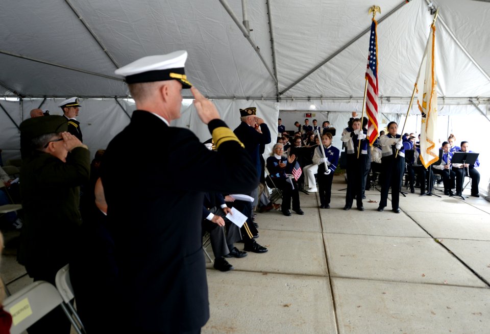2015 Veterans Day ceremony 151111-N-PX557-148