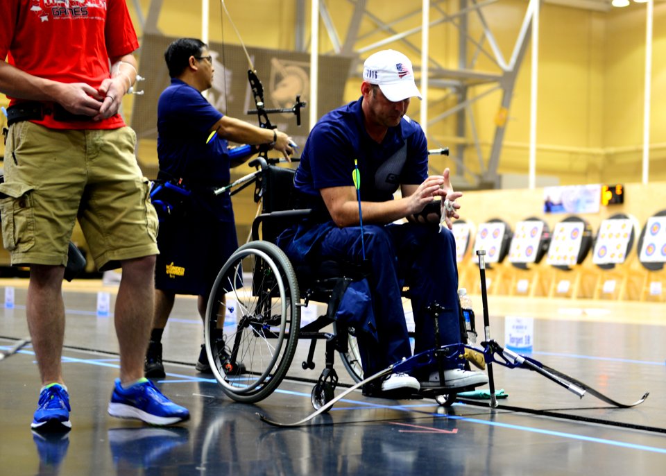 2016 Department of Defense Warrior Games Archery 160617-N-JP566-016