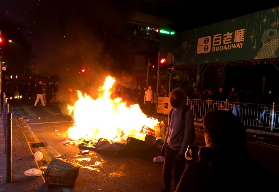 2016 Mong Kok civil unrest fire Barrier 3