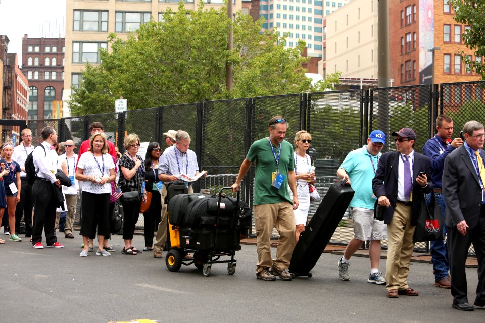 2016 RNC day 1 security line (1)