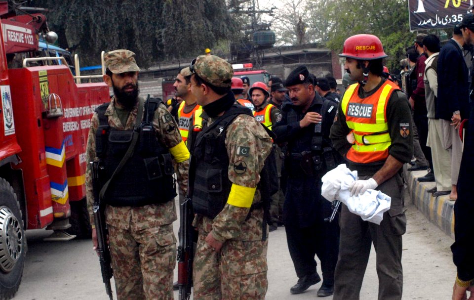 2016 Peshawar bus bombing rescuers