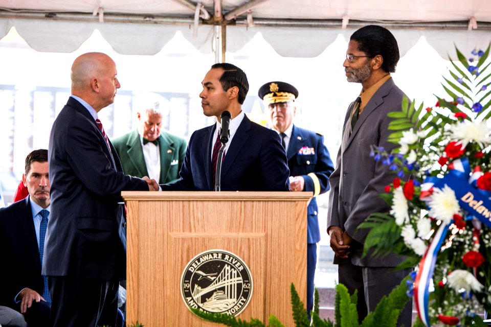 20161111-Veterans Memorial Assembly at War Memorial Plaza, New Castle, DE-1977 (31240124181)