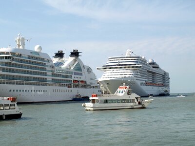 Boat cruise ship msc divina photo