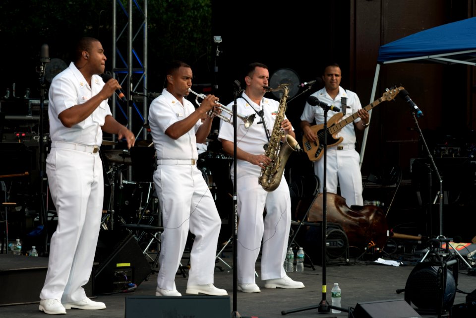 2017 Navy Band Independence Day Concert (35573722602)