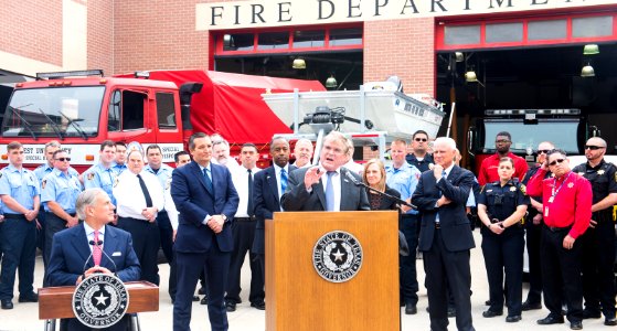 2018 Houston Hurricane Harvey Disaster Recovery Visit, Day 1 (41655004041)