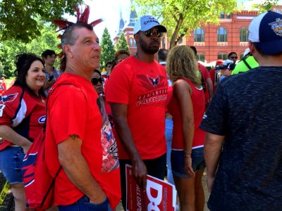 2018 Stanley Cup parade DfgXfiOXcAAnhuV