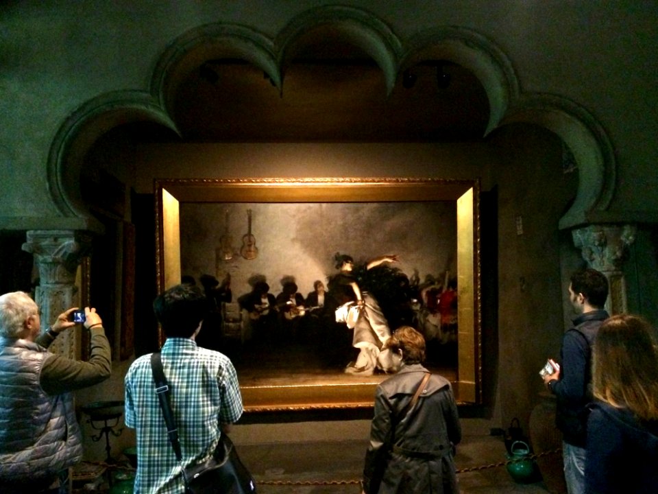 20180527 - 10 - Boston, MA (Isabella Stewart Gardner Museum) - Tourist Throngs in the Spanish Cloister