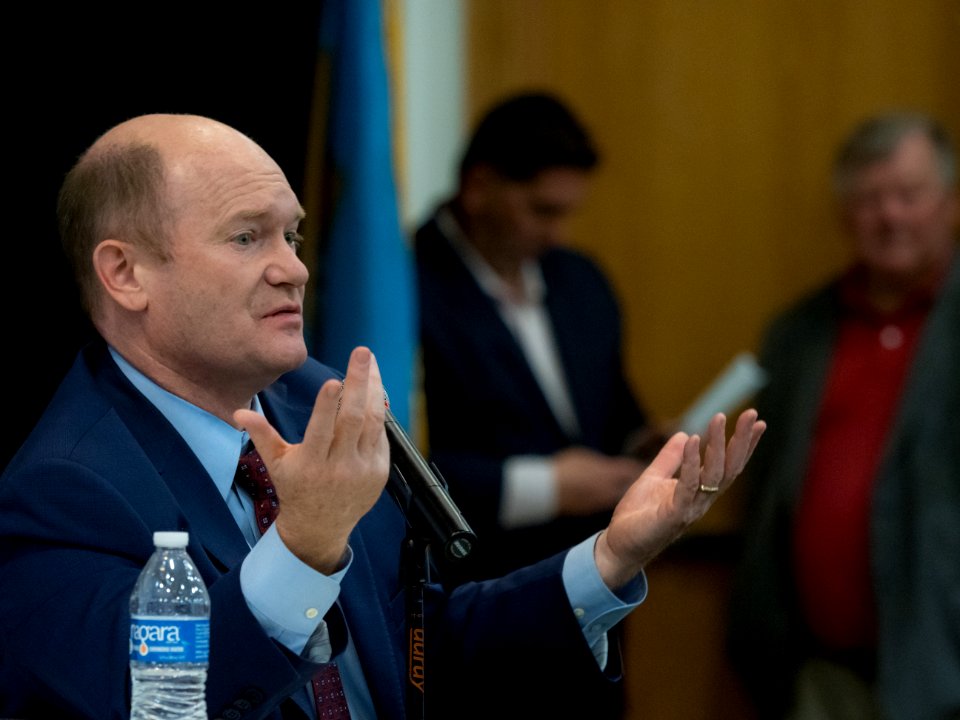 2019.4.12 Sen. Coons Town Hall (46720897765)
