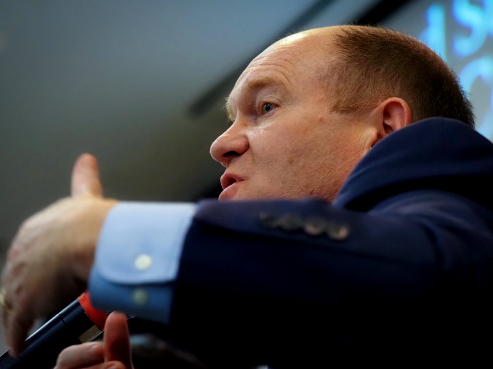 2019.4.12 Sen. Coons Town Hall (46720919745)