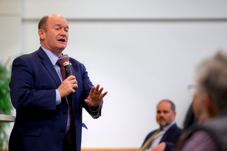 2019.4.12 Sen. Coons Town Hall (46720946845)