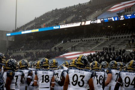 2020 Army-Navy game (201212-N-OI810-0940)