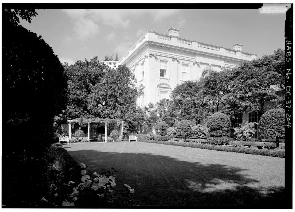 204 jacqueline kennedy garden