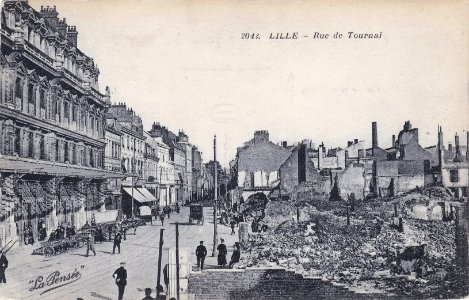 2042. Lille — Rue de Tournai vº-